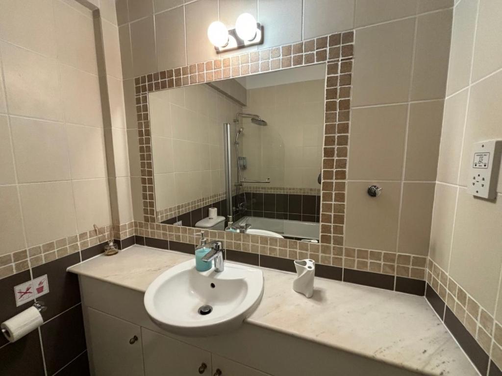 Cozy Apartment In Paphos Beautiful Complex 외부 사진