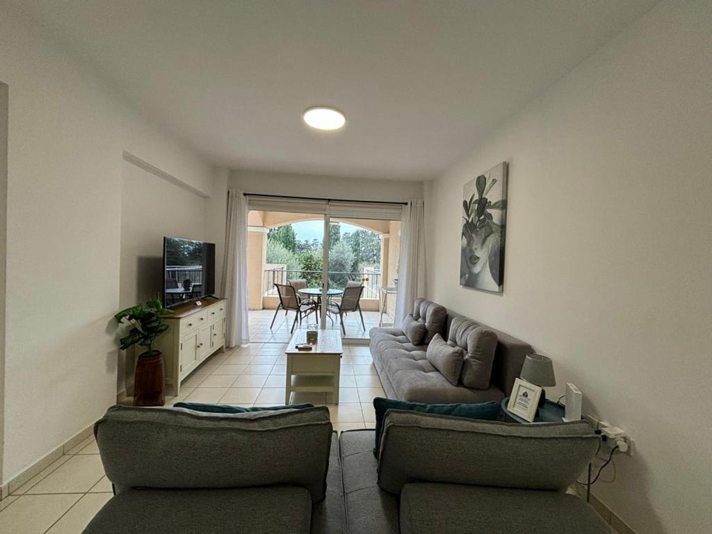 Cozy Apartment In Paphos Beautiful Complex 외부 사진